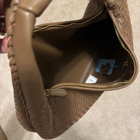 Tiffany & Fred Paris Elegant Brown Woven Tote - Picture 7 of 16